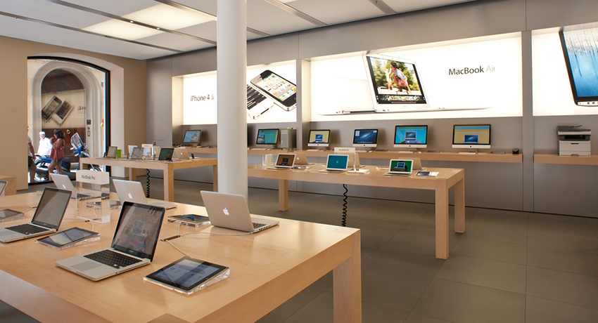 Apple store image via pio3 / Shutterstock.com