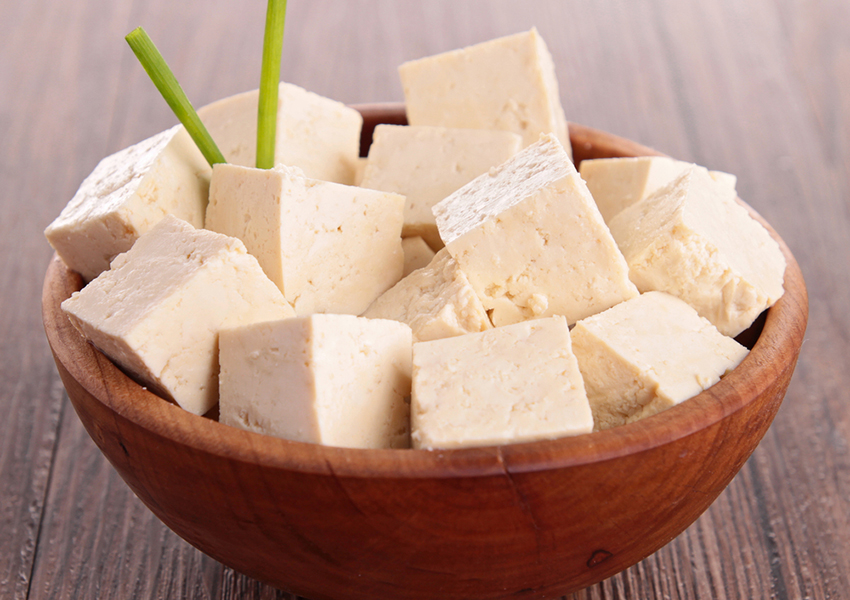 Raw tofu image via shutterstock 