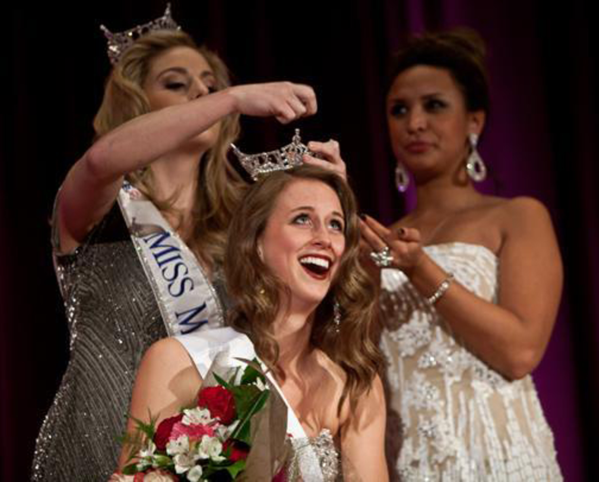 Crowning Miss Boston 2013