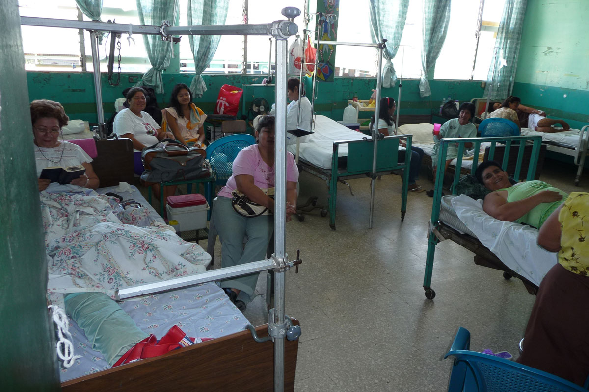 crowded Nicaragua hospital