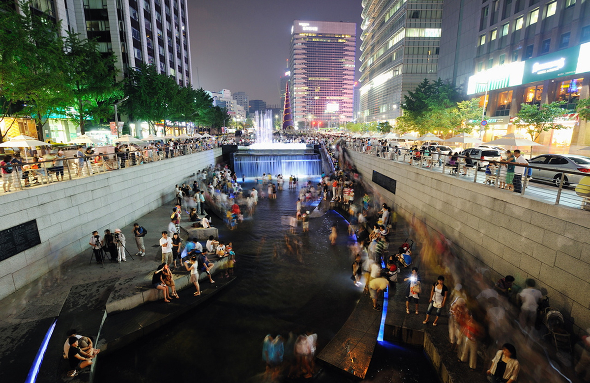 ChongGae Canal in Seoul, Korea. Photo by Robert Such.