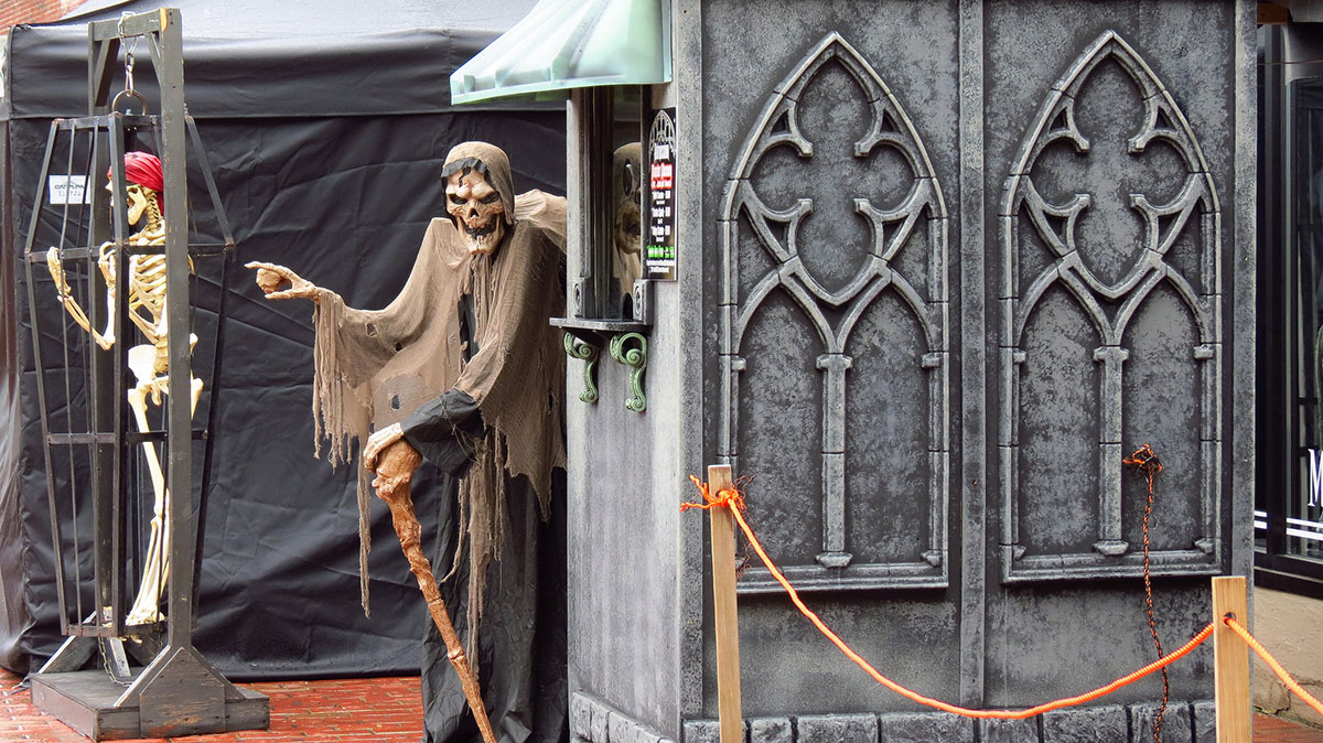 Halloween Salem: Count Orlok's Nightmare Gallery