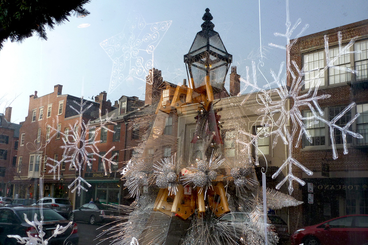 Beacon Hill Holiday Display by Leslee_atFlickr via Flickr. 
