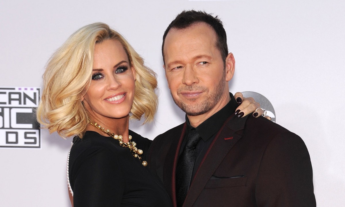 Jenny McCarthy and Donnie Wahlberg Photo by DFree / Shutterstock.com