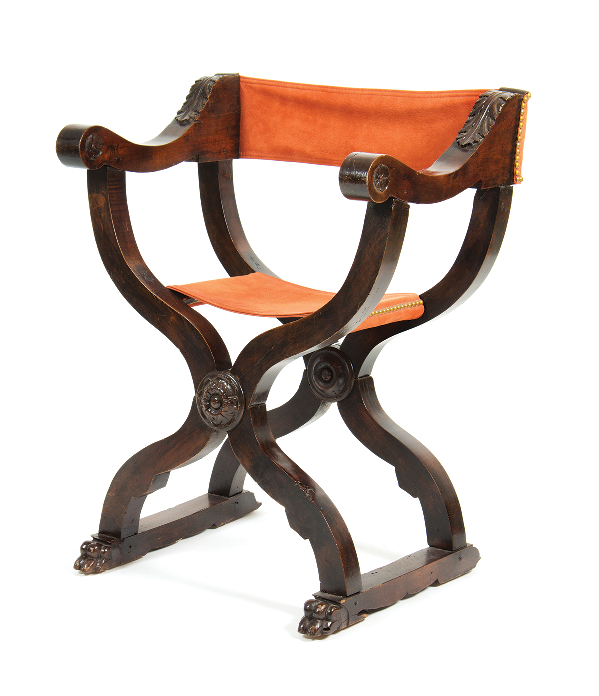 An Italian walnut Savonarola chair / Photo courtesy of Leslie Hindman Auctioneers