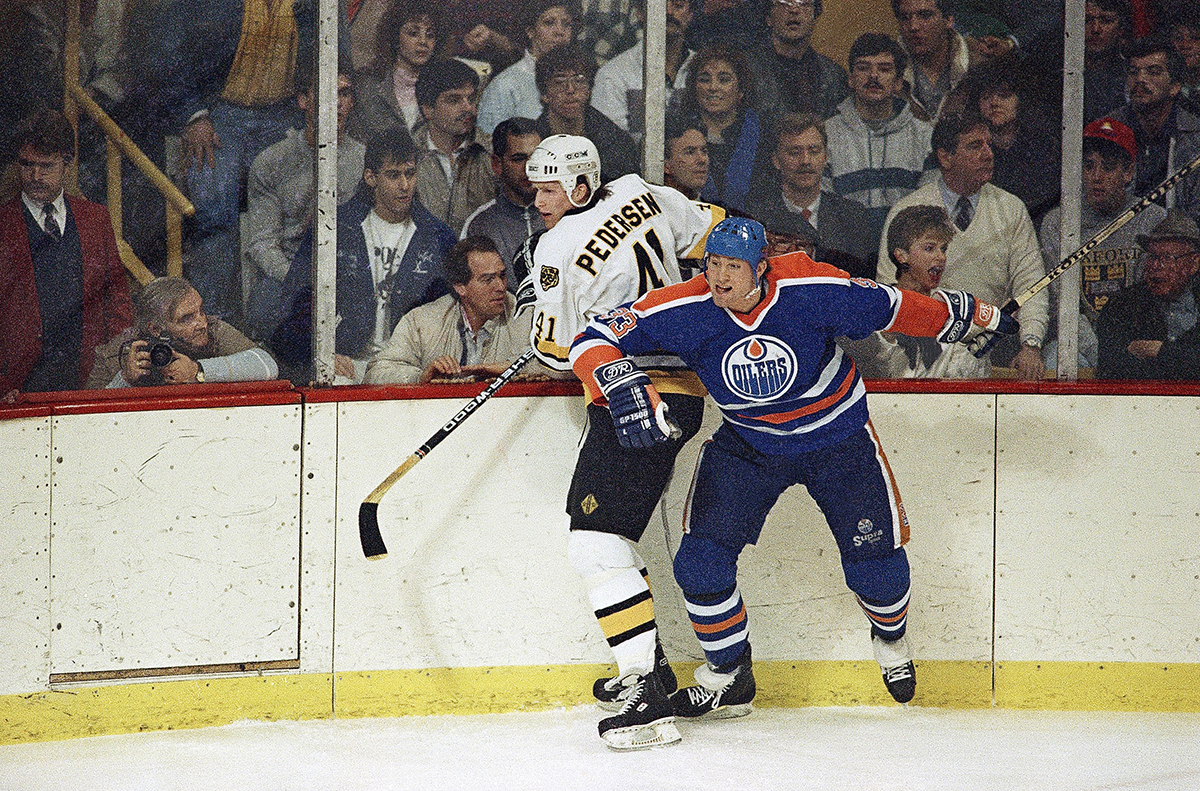 1988 Stanley Cup Finals: Boston Bruins v Edmonton Oilers - LA