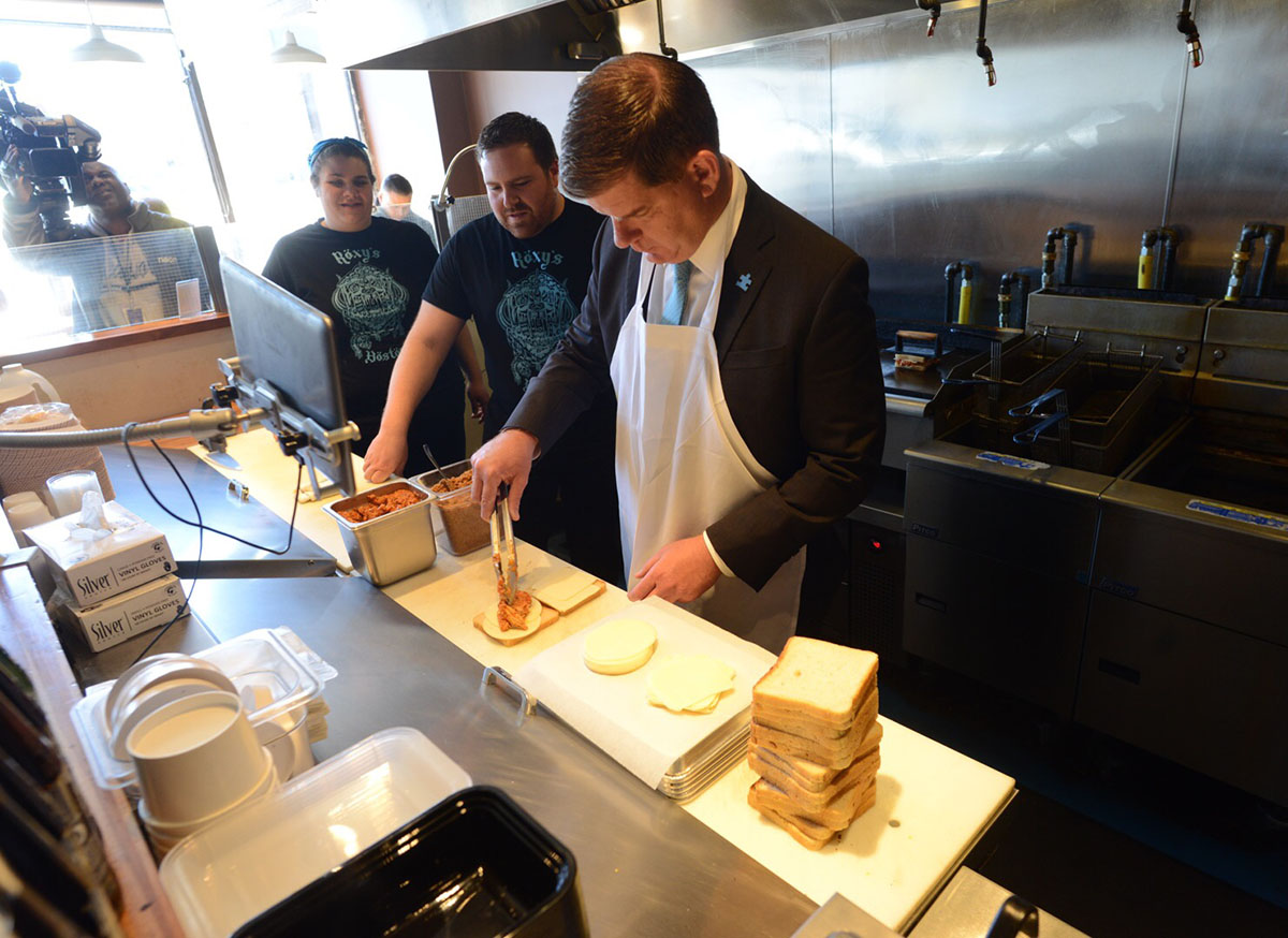 Mayor Marty Walsh at Roxy's Grilled Cheese