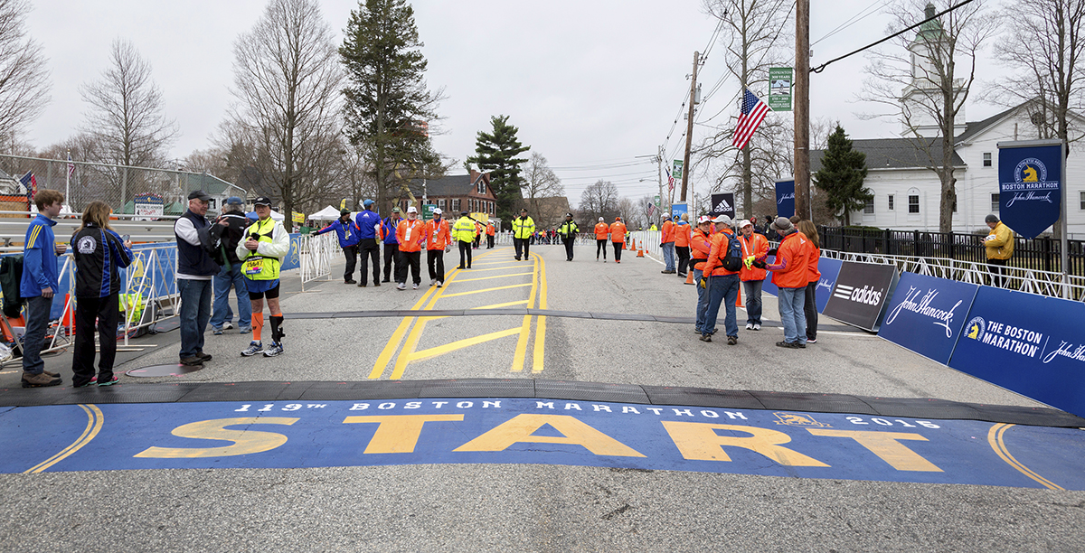 boston marathon starting line 2015