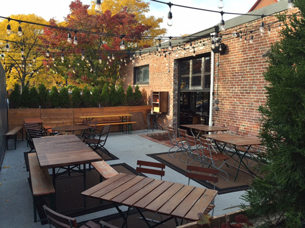 Brewer's-Fork-best-outdoor-dining-patio-deck-al-fresco