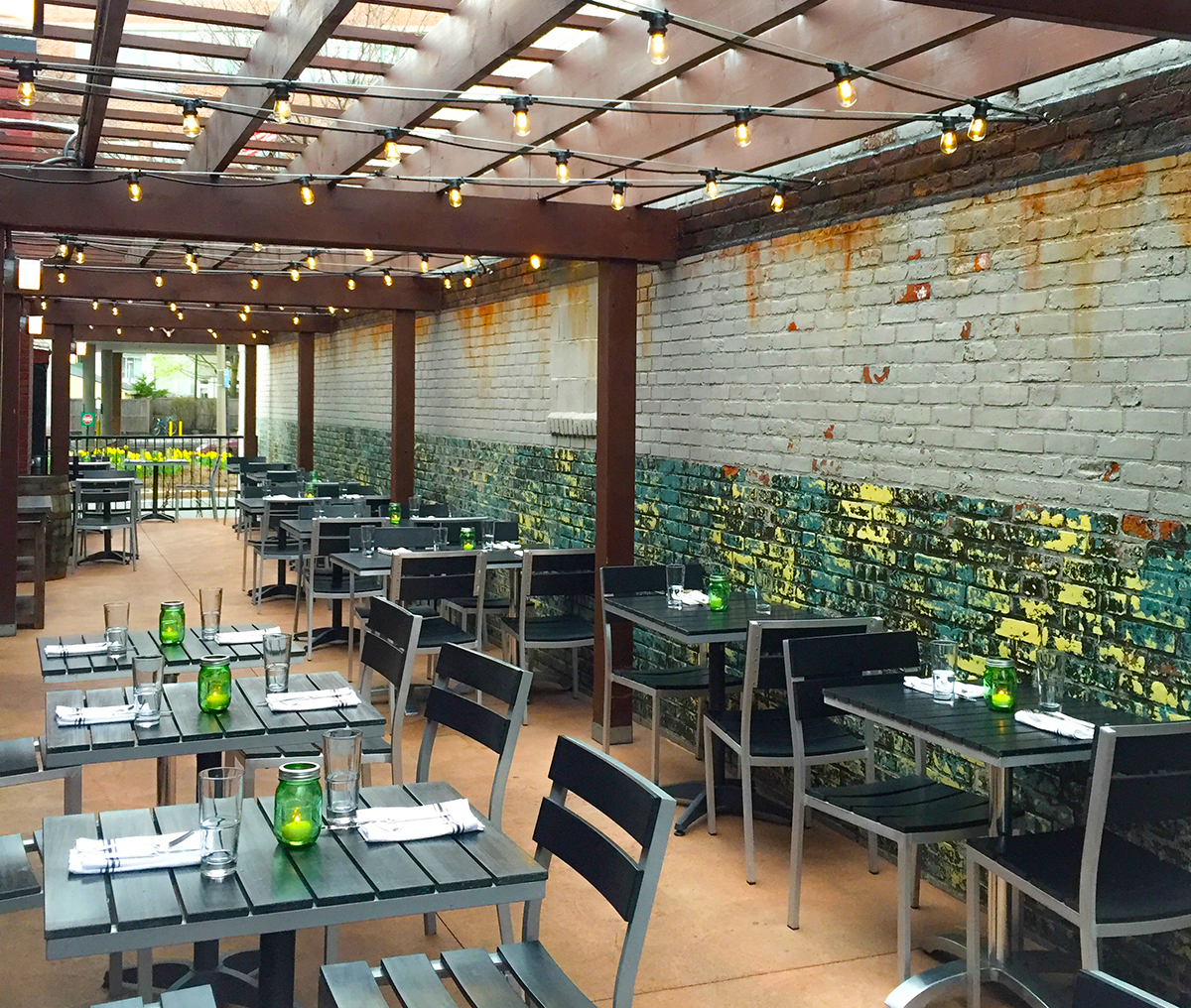Rosebud-best-outdoor-dining-patio-deck-al-fresco