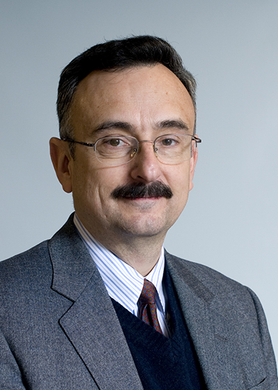 Dr. Carlos Fernández-del Castillo