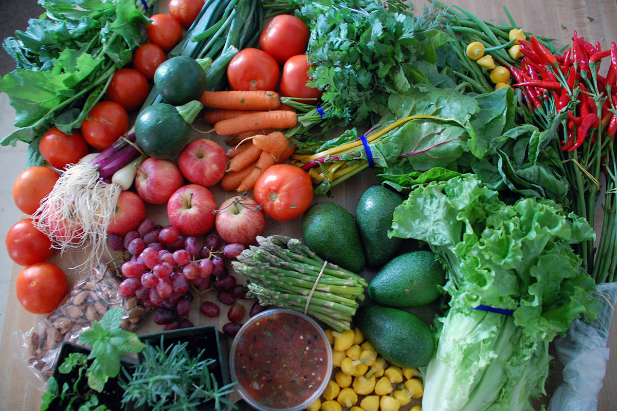 Фермерские овощи и фрукты