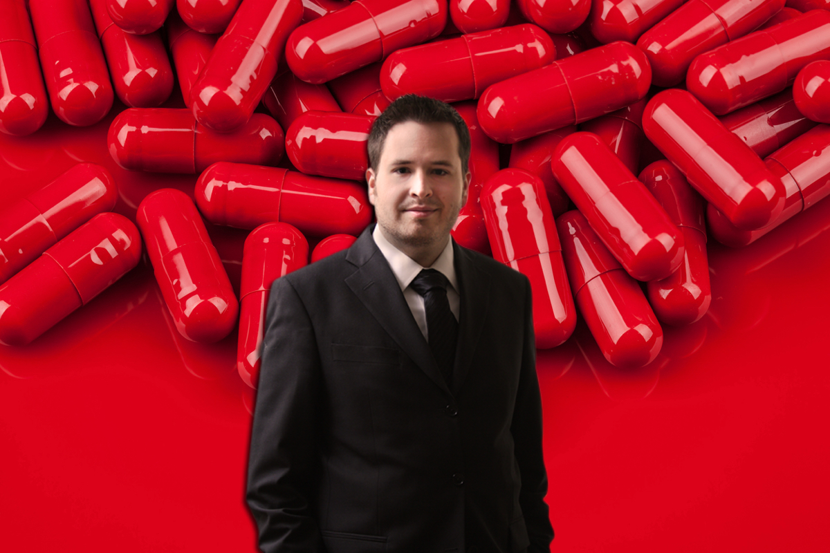 Прими красную таблетку. Красная таблетка. Красные таблетки много. Таблетки на Красном фоне.