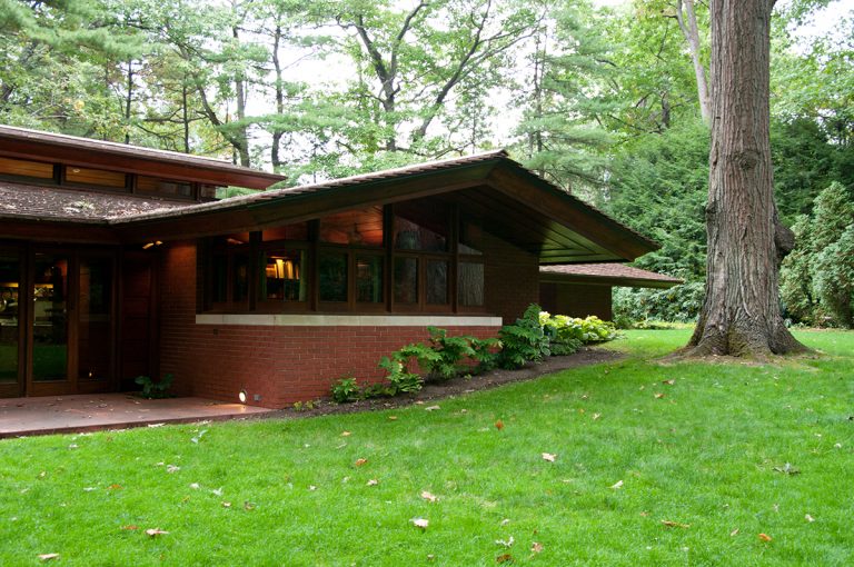 Frank Lloyd Wright's Zimmerman House Giving Special Tour