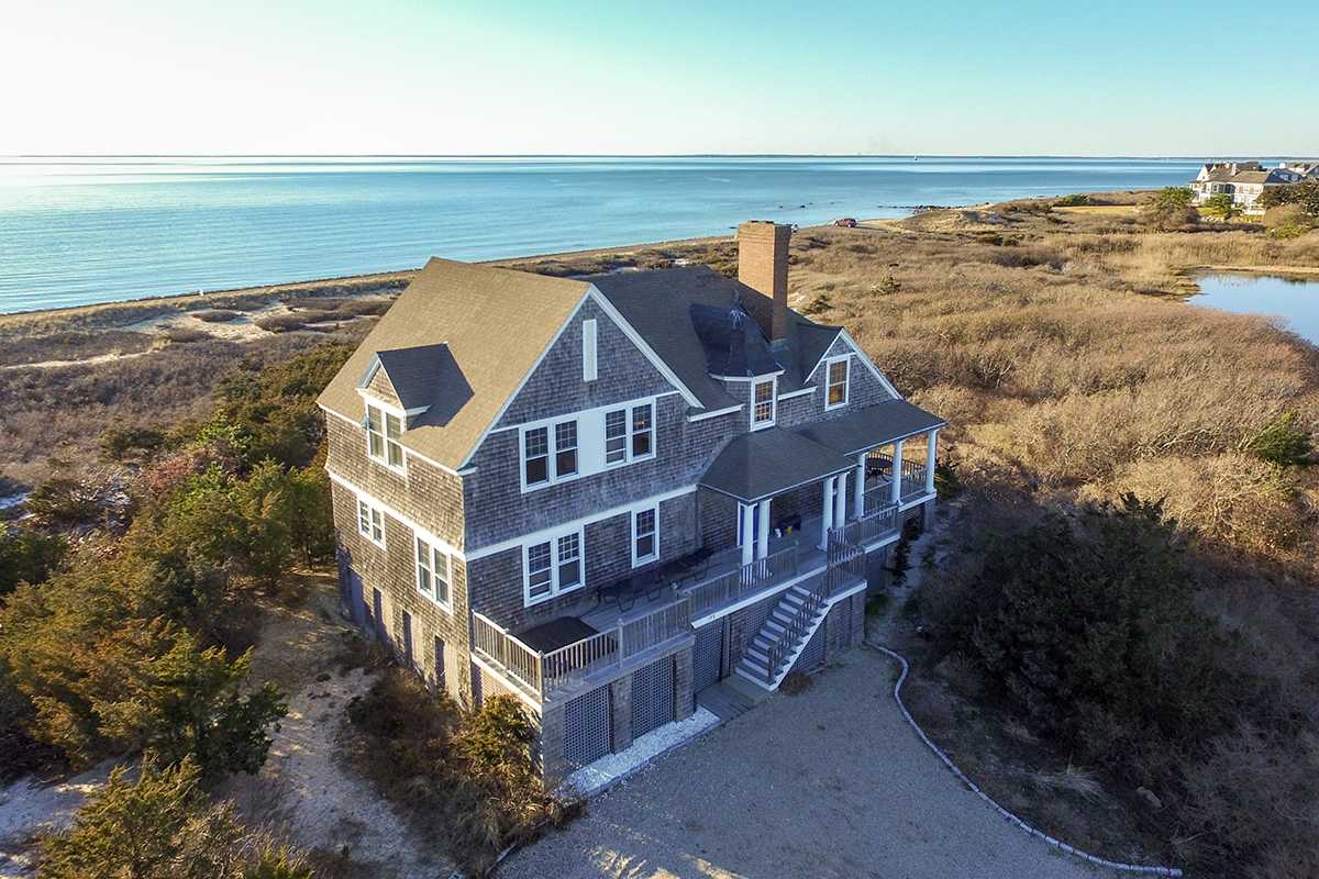 10 JawDropping New England Vacation Homes