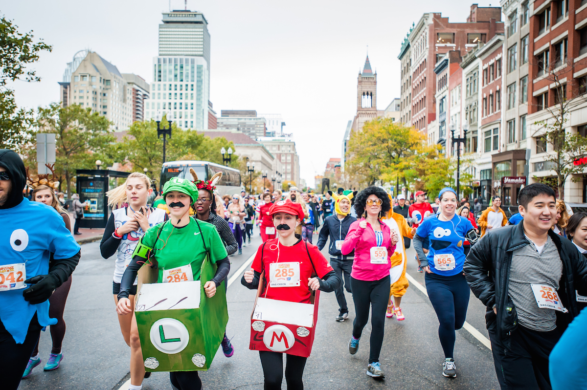 Costumed runners race through Back Bay