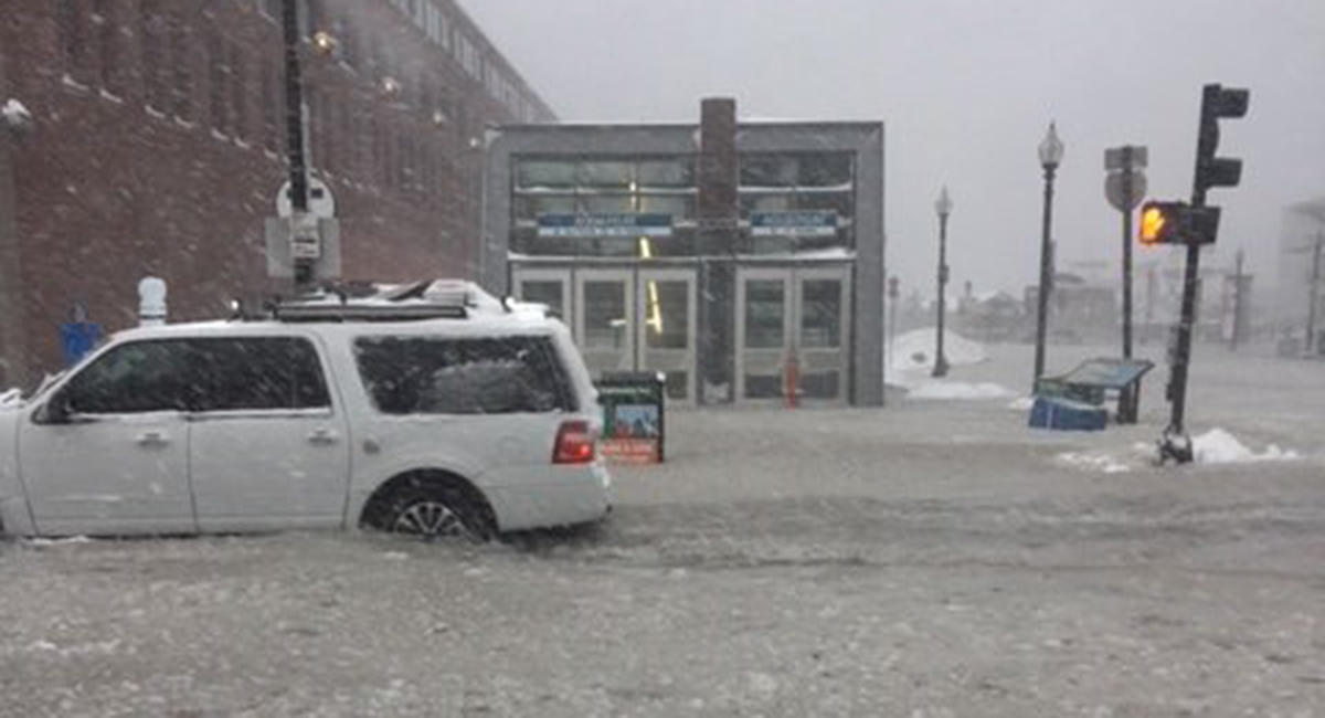 The Aquarium Blue Line Station Back Open after Flooding