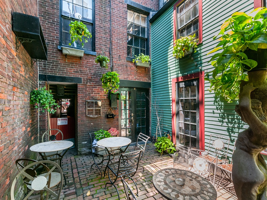 The courtyard at the Hungry I restaurant.