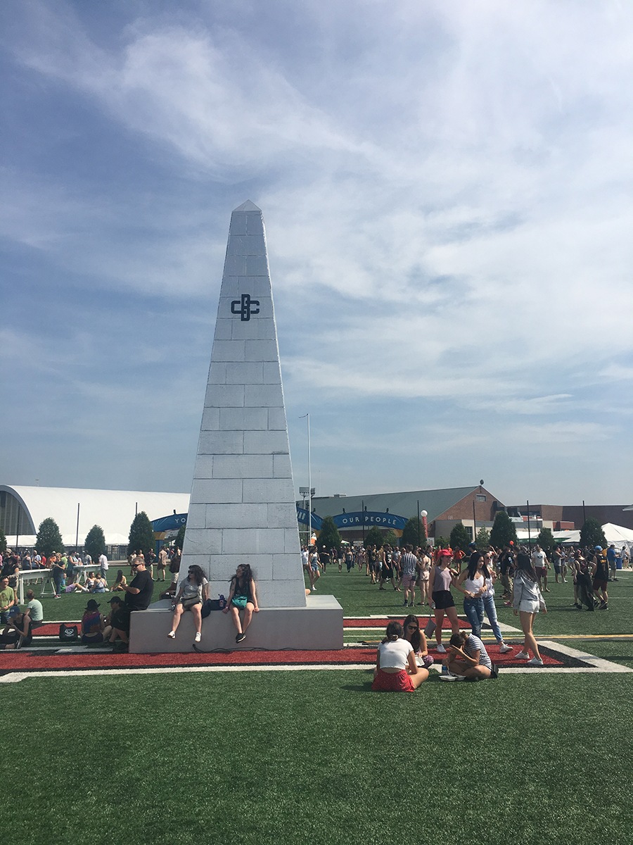 A Bunker Hill-esque obelisk with a Boston Calling logo