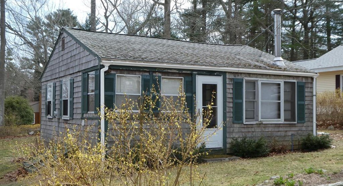 Fixer-Upper Friday: A Lake House For $99,900