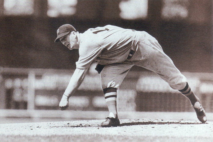 Lefty Grove throws a pitch