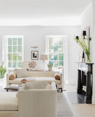 Lisa Tharp Gives a Greek Revival Home a Contemporary Makeover