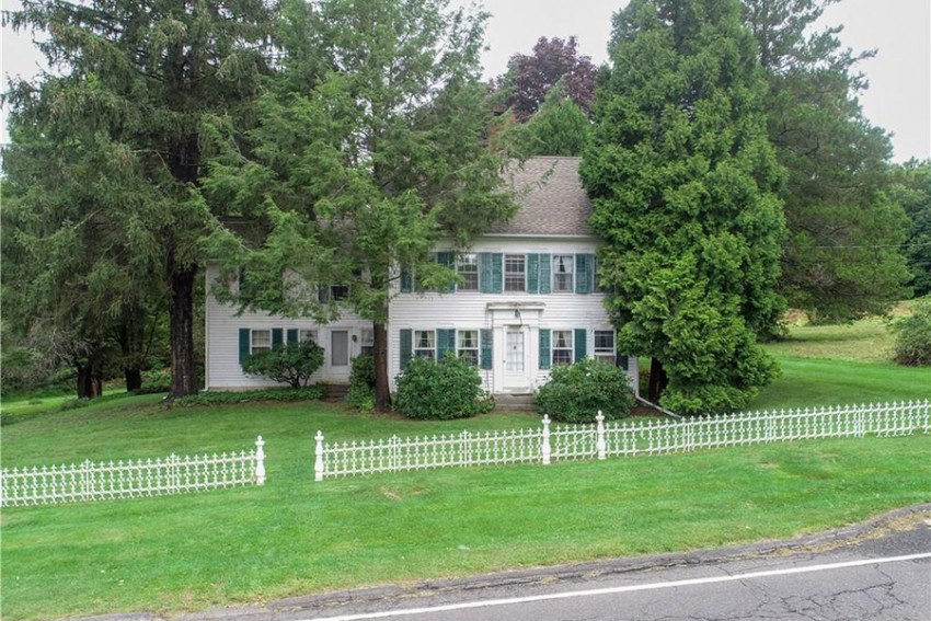 Five Beautiful Old Farm Houses for Sale in Connecticut