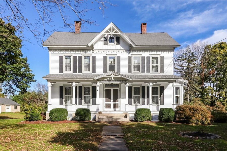 Five Beautiful Old  Farm Houses  for Sale  in Connecticut