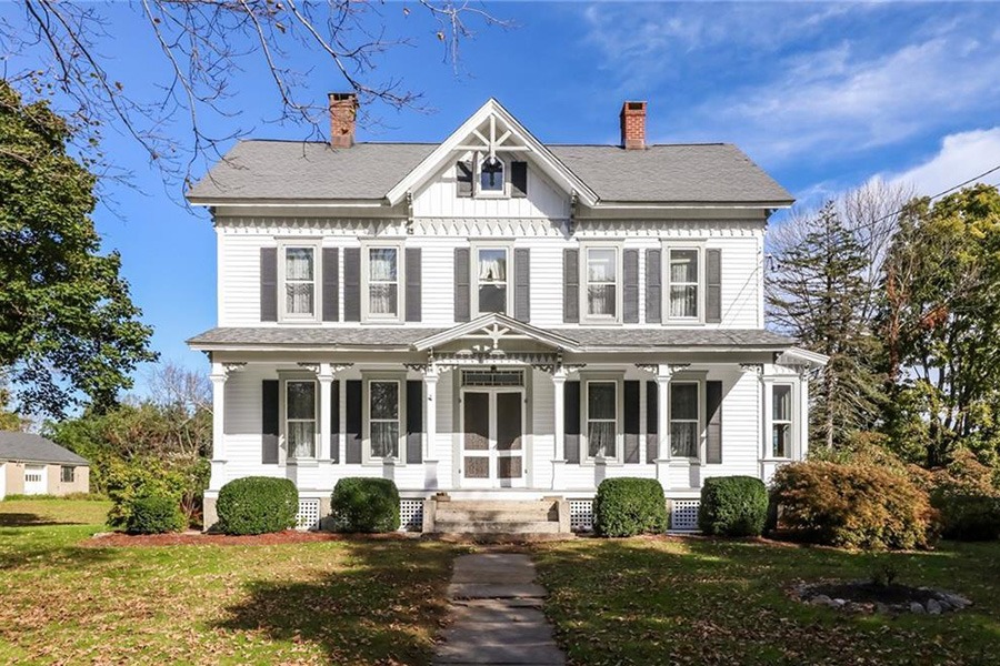 Five Beautiful Old Farm Houses  for Sale  in Connecticut