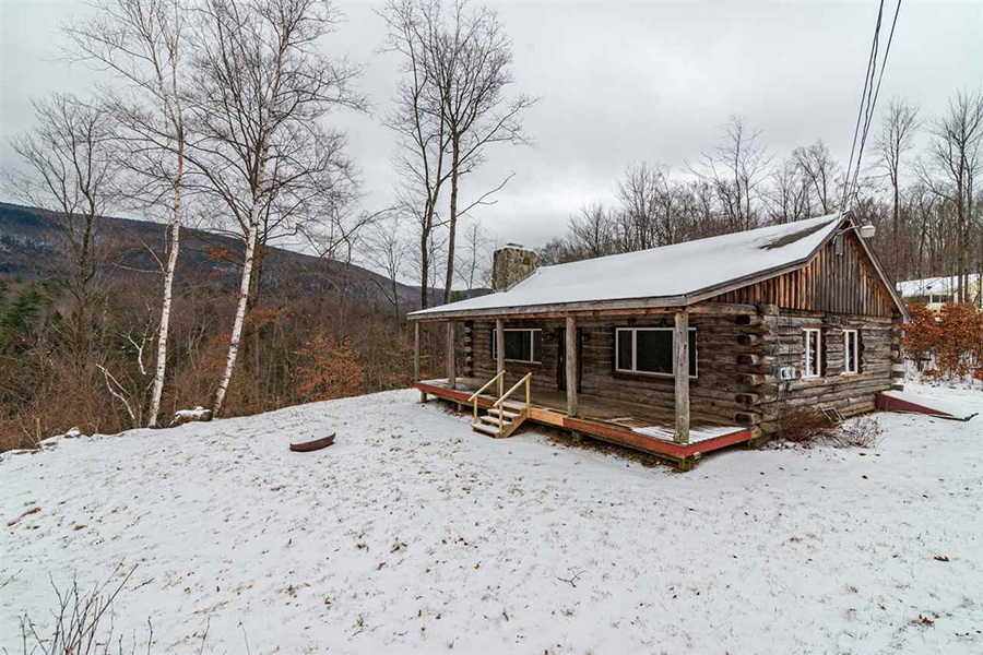 Five Adorable New England Log Cabins For Less Than 200 000