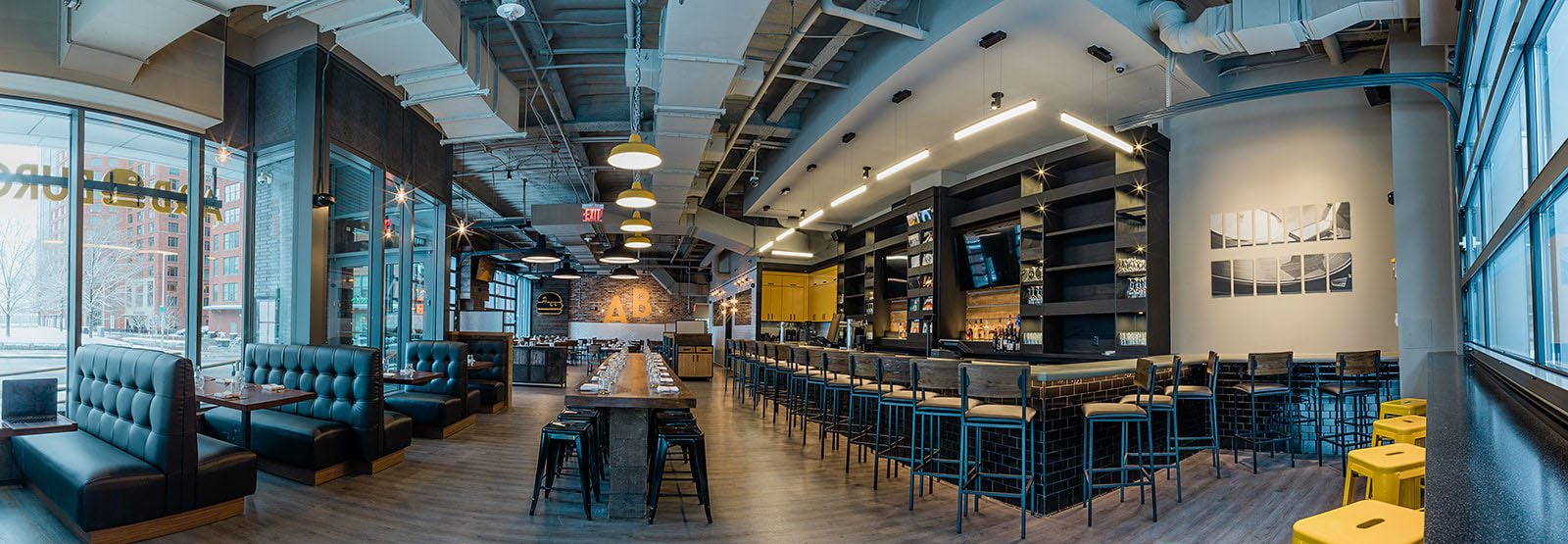 A panoramic view of A&B Burgers Causeway