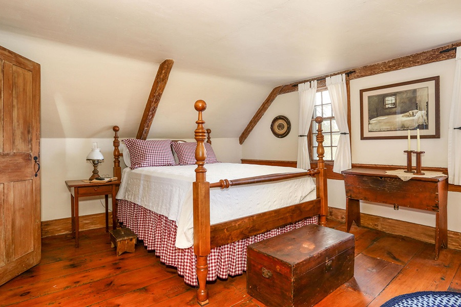 antique chatham bedroom