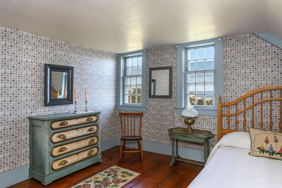 antique chatham bedroom