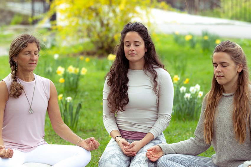 Celebrate Mom with This Yoga Class Taught by a Mother-Daughter Trio