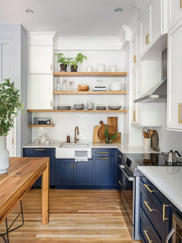 A Space-Saving, Navy Kitchen in Boston's South End