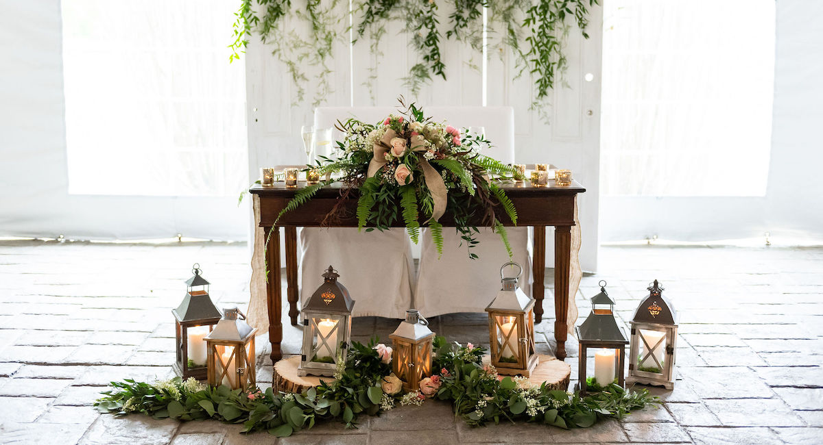Nine Stunning Ways To Decorate Your Sweetheart Table