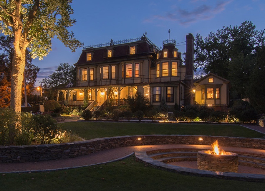 mansion tours in new england