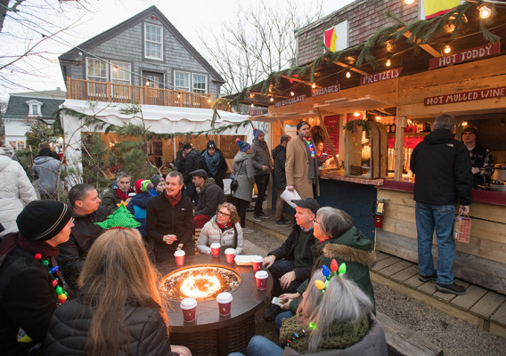 10 Holiday Pop-Up Bars that Make Spirits Bright in Boston This Season