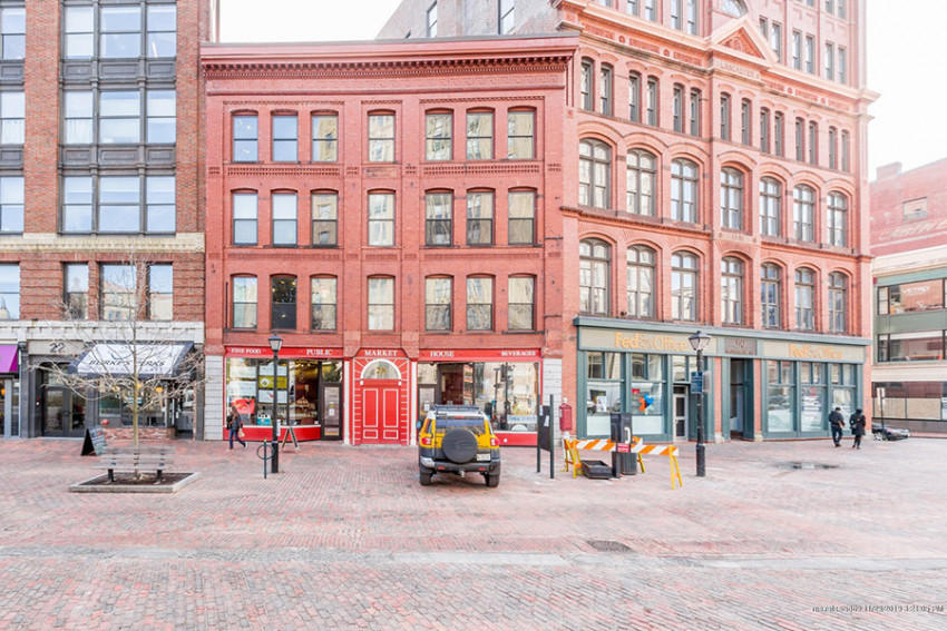 On the Market: A Sprawling, Sun-Soaked Stunner in Portland, Maine