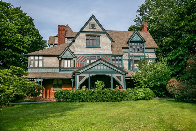 On the Market: An Iconic Mansion on Newport’s Bellevue Avenue