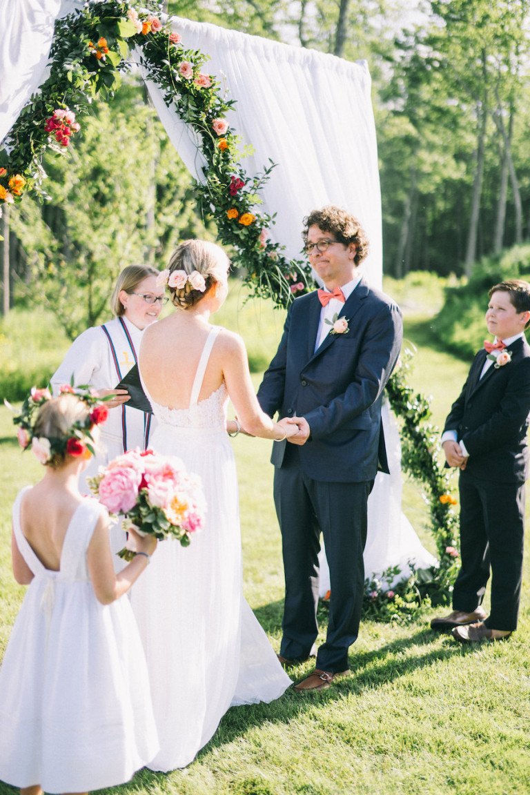 At the Edge in Maine, This Couple Threw the Sweetest Summer Wedding