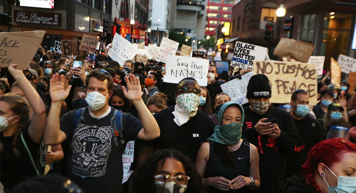 Photos Boston S Peaceful Protest Descends Into Violence
