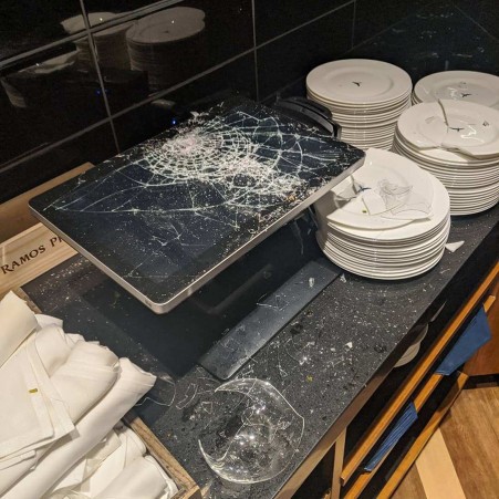 May 31, 2020, Boston, Massachusetts, USA: A looter leaving Louis Vuitton  inside Copley Place in Boston. Many stores in downtown Boston were looted  following a rally against the death of George in