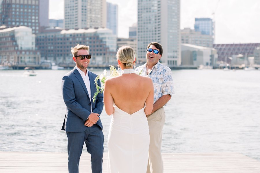 mariage en bateau dans le port de boston