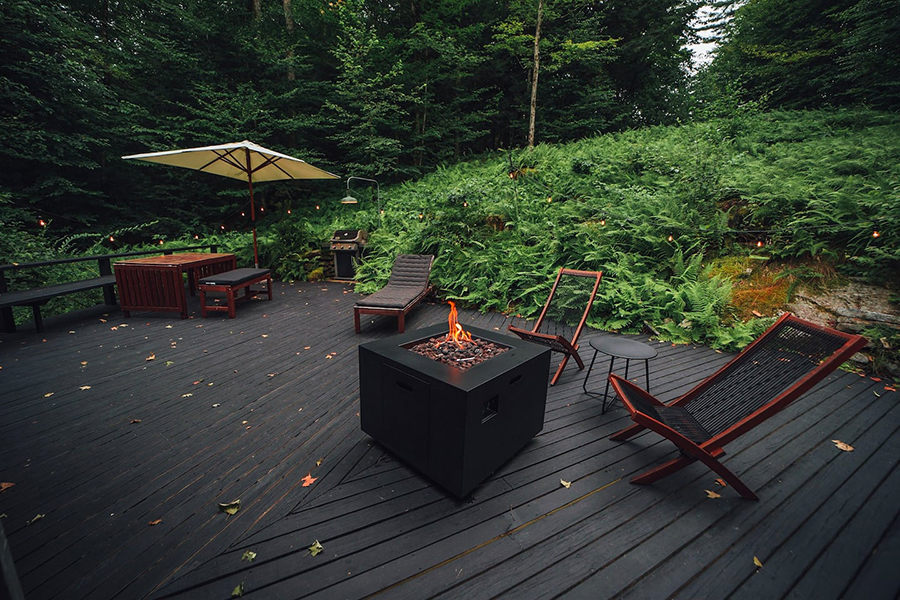 Seven Homes with Crackling Fire Pits to Rent around Massachusetts