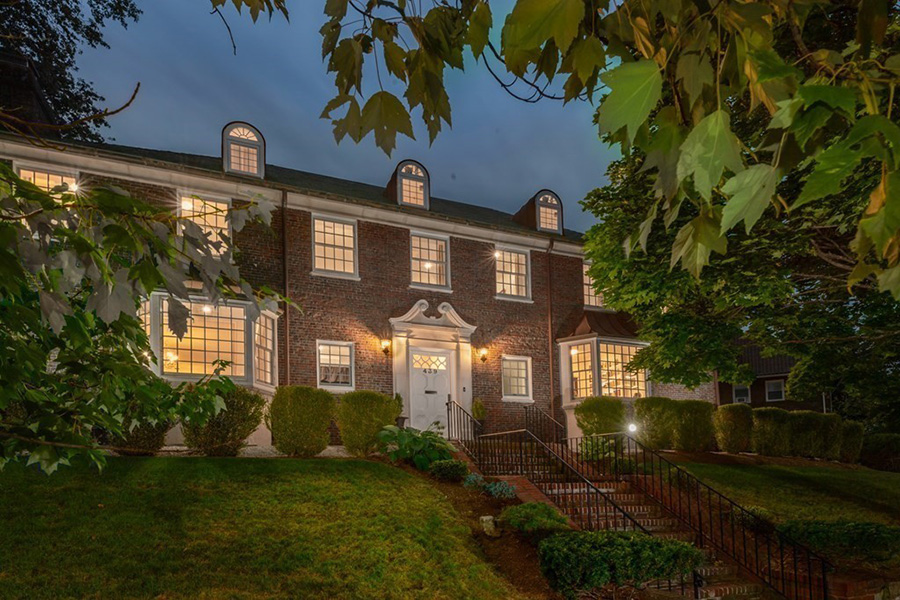 Georgian Brookline mansion 1