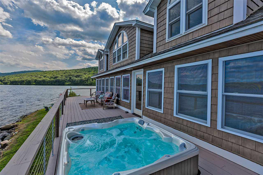 NH lake house