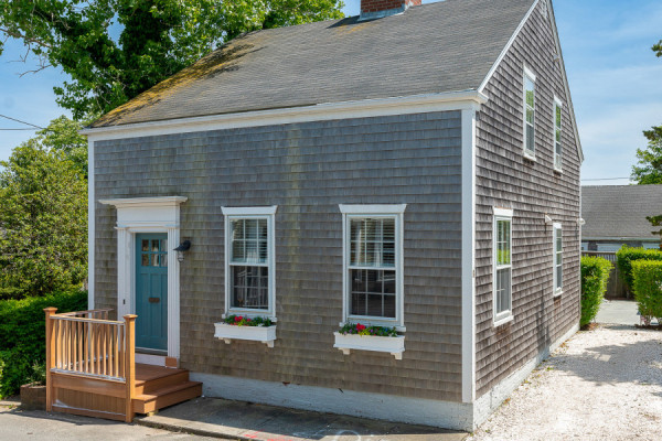 On the Market: A Cozy Nantucket Cottage with Cathedral Ceilings