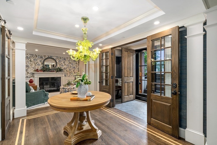On the Market: A Beacon Hill Brownstone by Boston Common