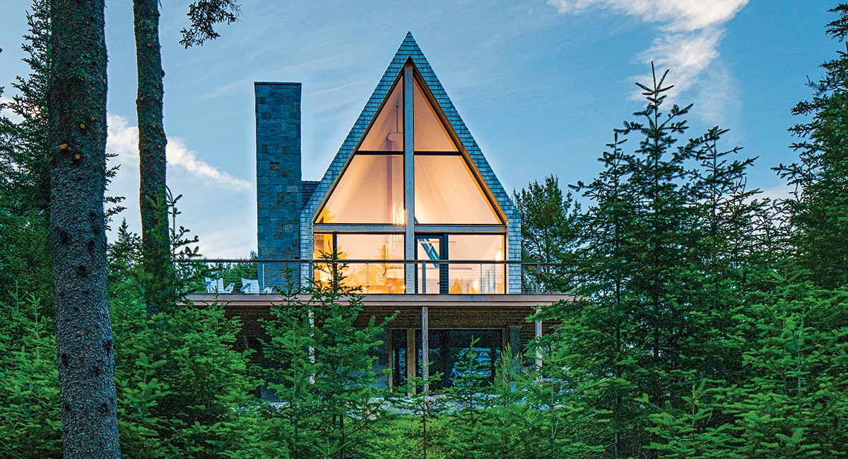 This Couple Built a Modern-Day Treehouse in Maine That Blends into the Landscape
